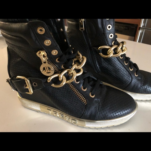 Fall/Spring Wedge Boots - Picture 2 of 4